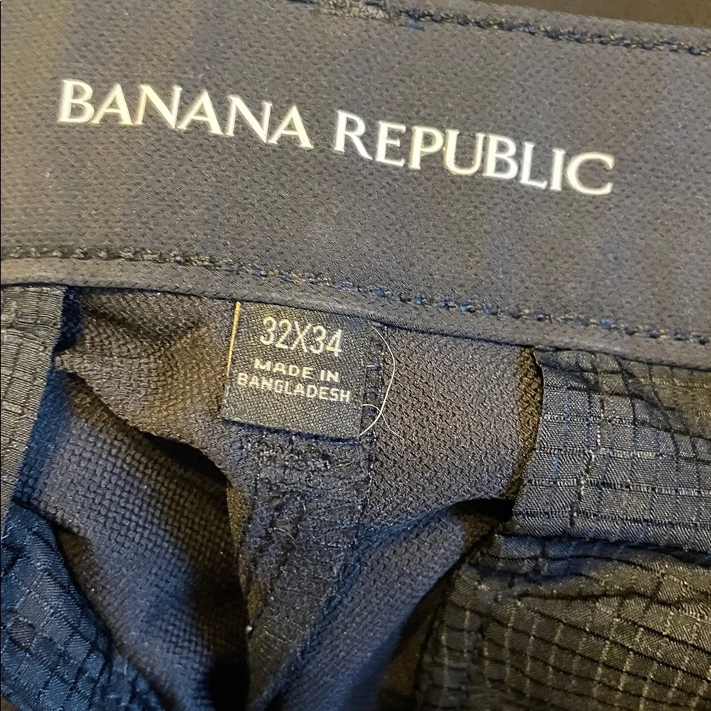 E7- Banana Republic Men's 32 X 34 Black dress pants